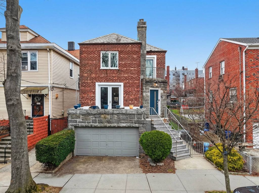 Photo of 2033 Hering Avenue, New York, NY 10461 (MLS # 11678337)