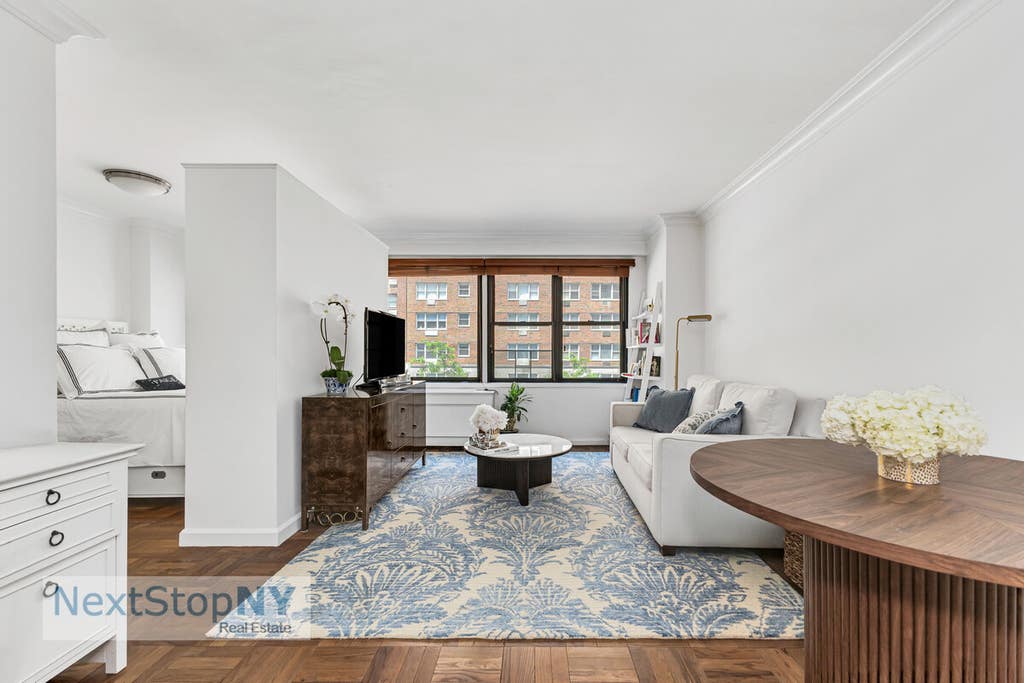 Photo of 200 East 74th Street #3G, New York, NY 10021 (MLS # 11846808)