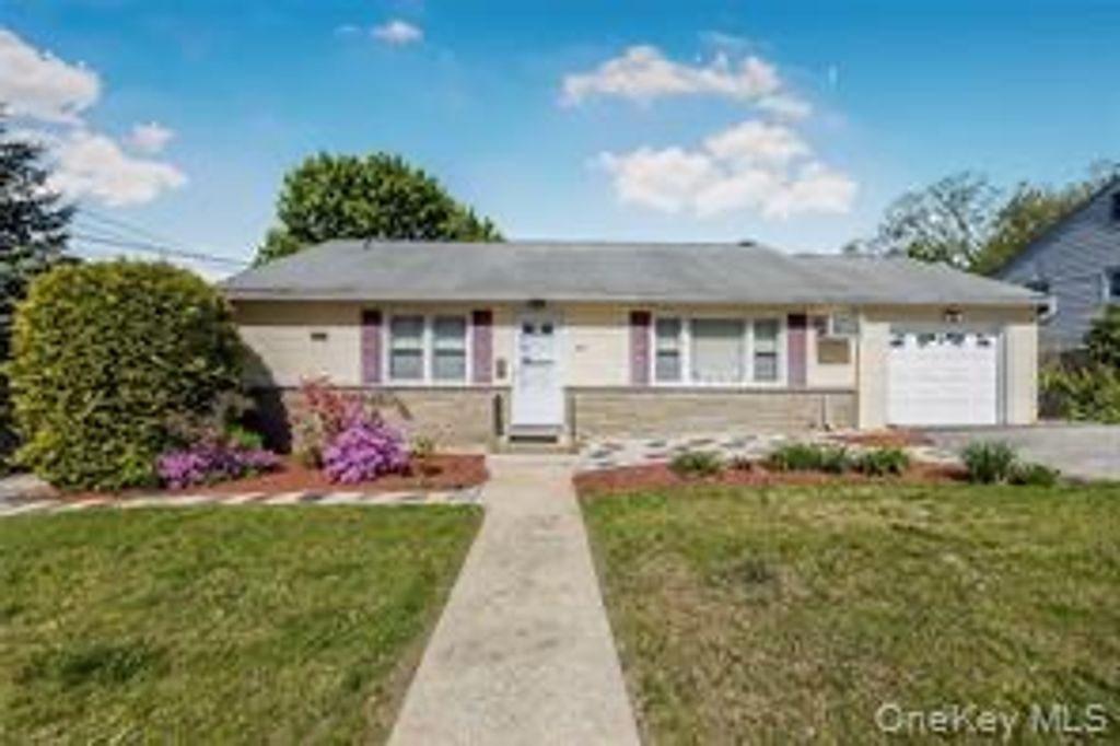 Photo of 253 Rosedale Rd, Yonkers, NY 10710 (MLS # 11739975)