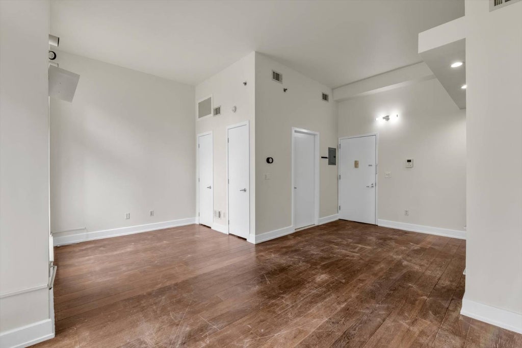 Photo of 390 Lorimer Street #1E, Brooklyn, NY 11206 (MLS # 11801041)