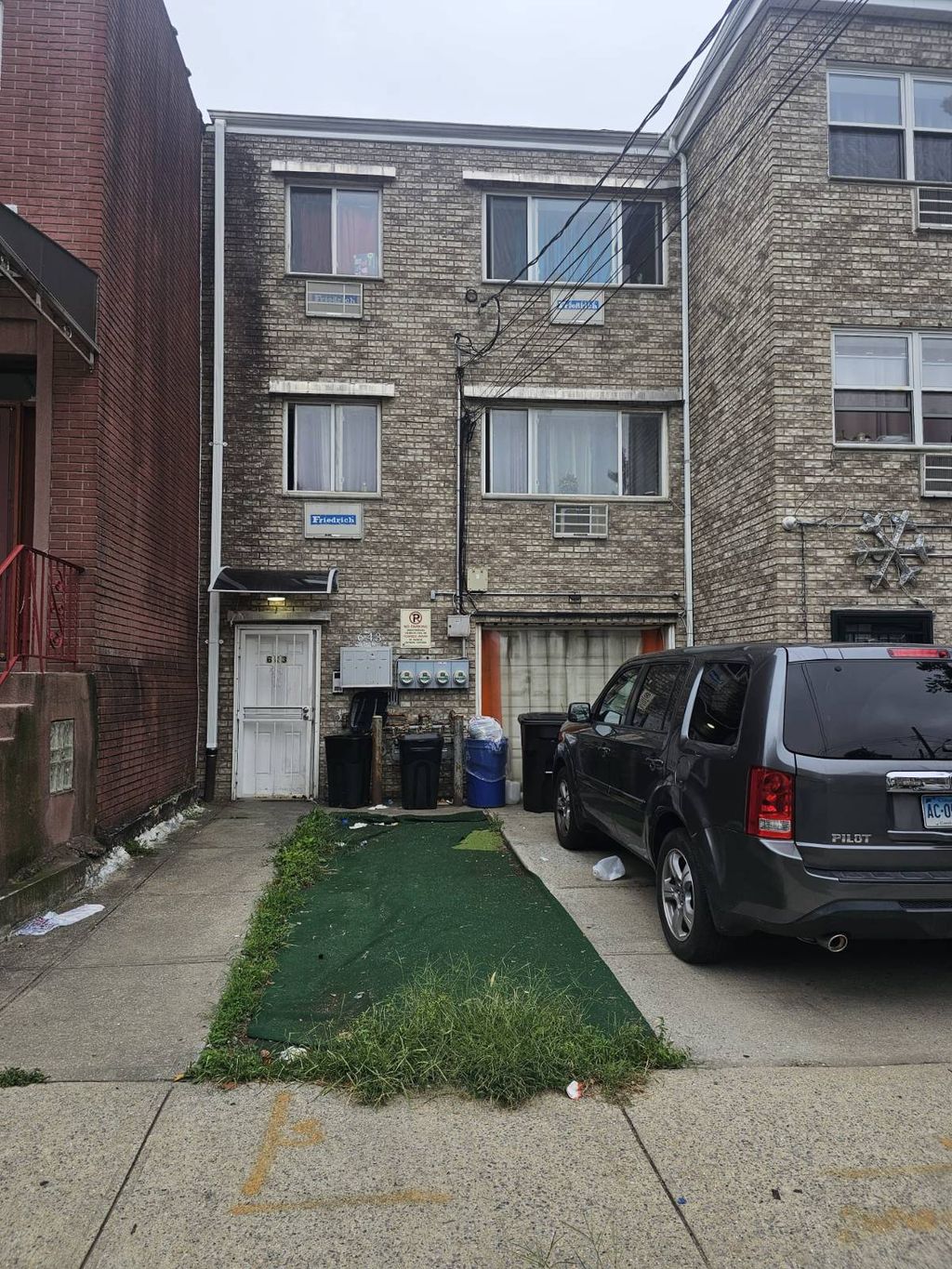 Photo of 643 Thieriot Ave, Bronx, NY 10473 (MLS # 11576121)