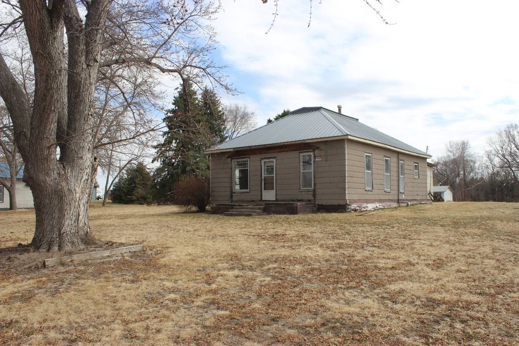 Photo of 325 E Sanders St, Arcadia, NE 68815 (MLS # 11681106)