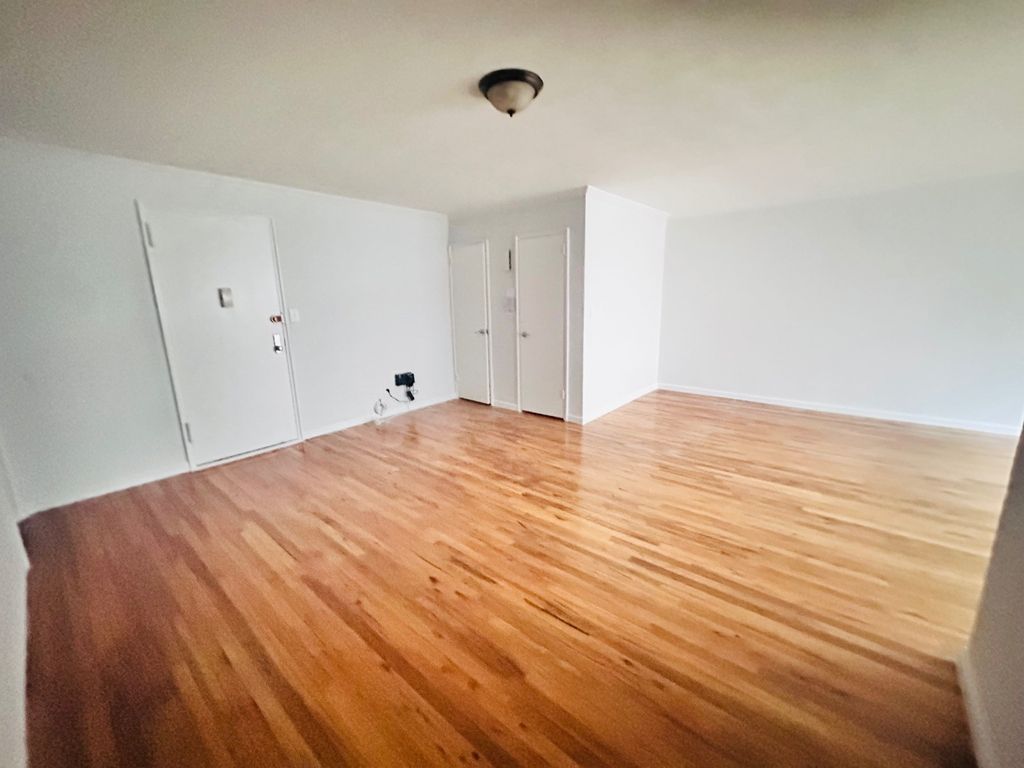 Photo of 210 Atlantic Ave #C2G, Lynbrook, NY 11563 (MLS # 11622316)