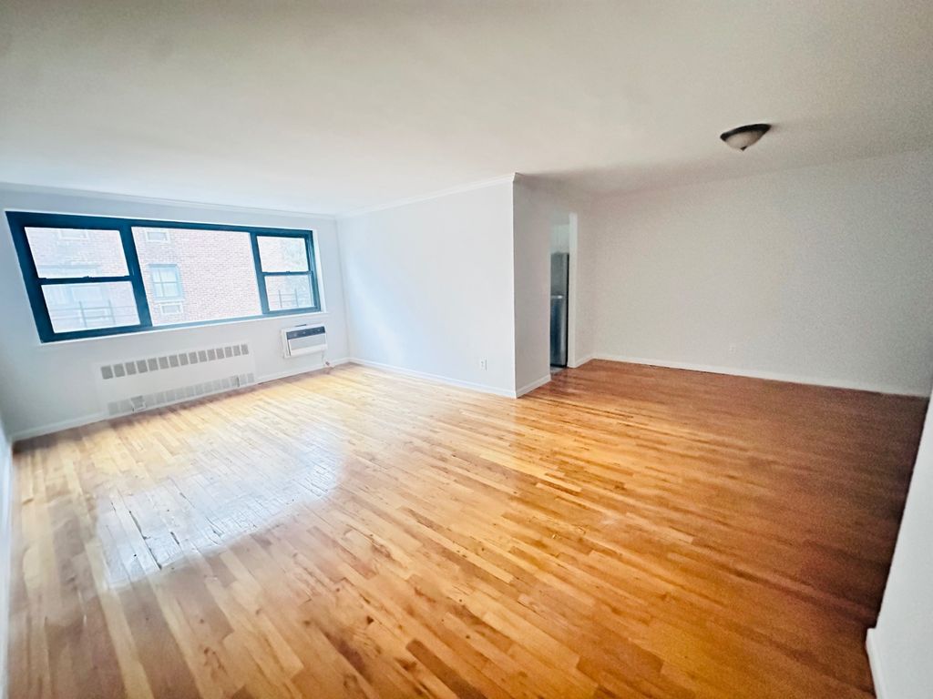 Photo of 210 Atlantic Ave #C2G, Lynbrook, NY 11563 (MLS # 11622316)