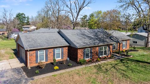 Photo of 215 Jacklin Drive, Madisonville, KY 42431 (MLS # 11680995)