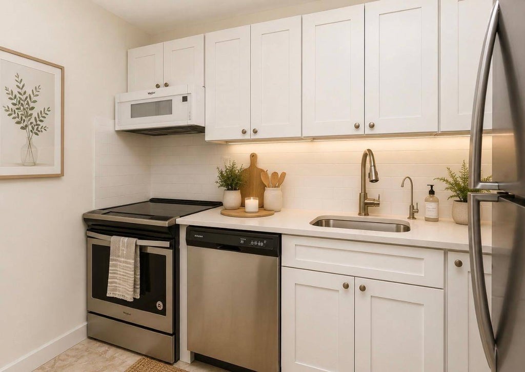 Photo of 2 Richmond RD #6M, Lido Beach, NY 11561 (MLS # 11835106)
