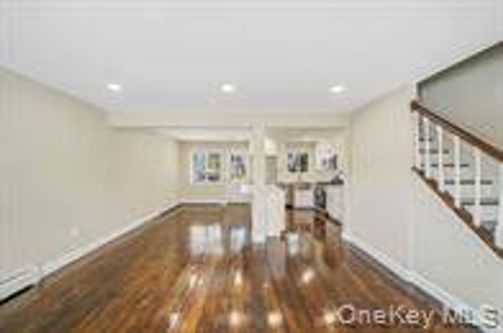 Photo of 182 W 17th St, Deer Park, NY 11729 (MLS # 11653966)