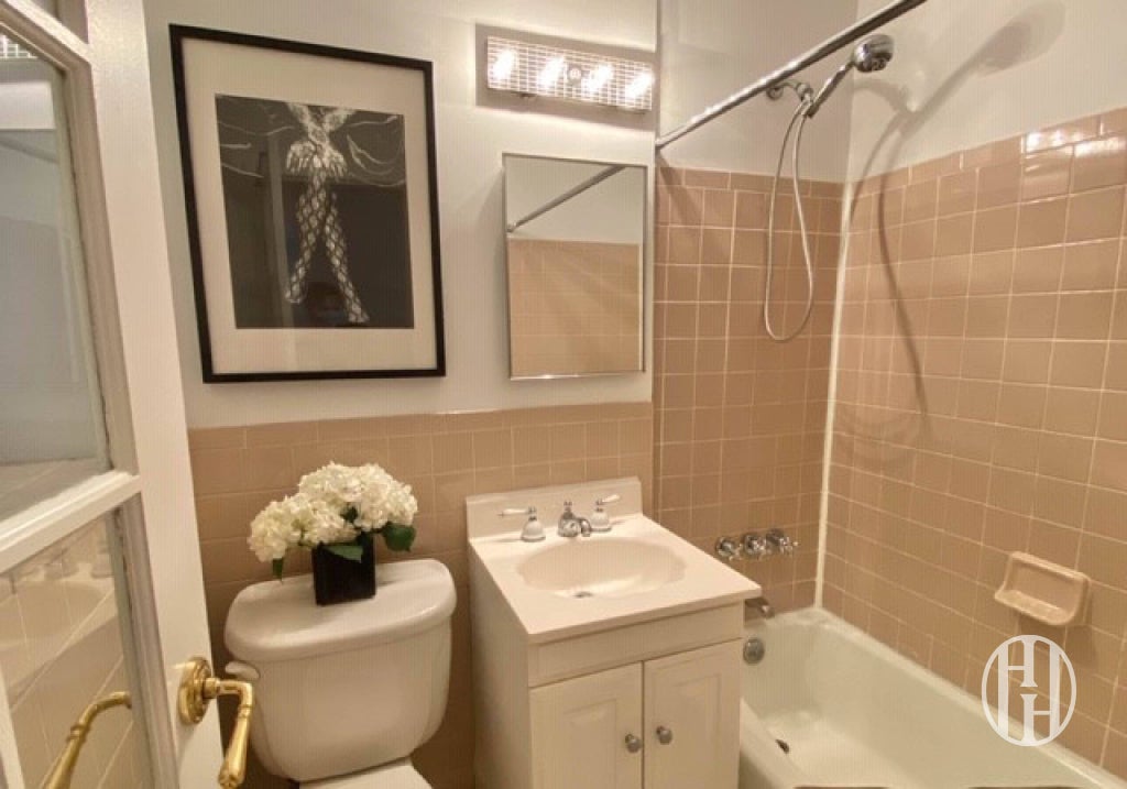 Photo of 160 East 91st Street #2B, New York, NY 10128 (MLS # 11866089)