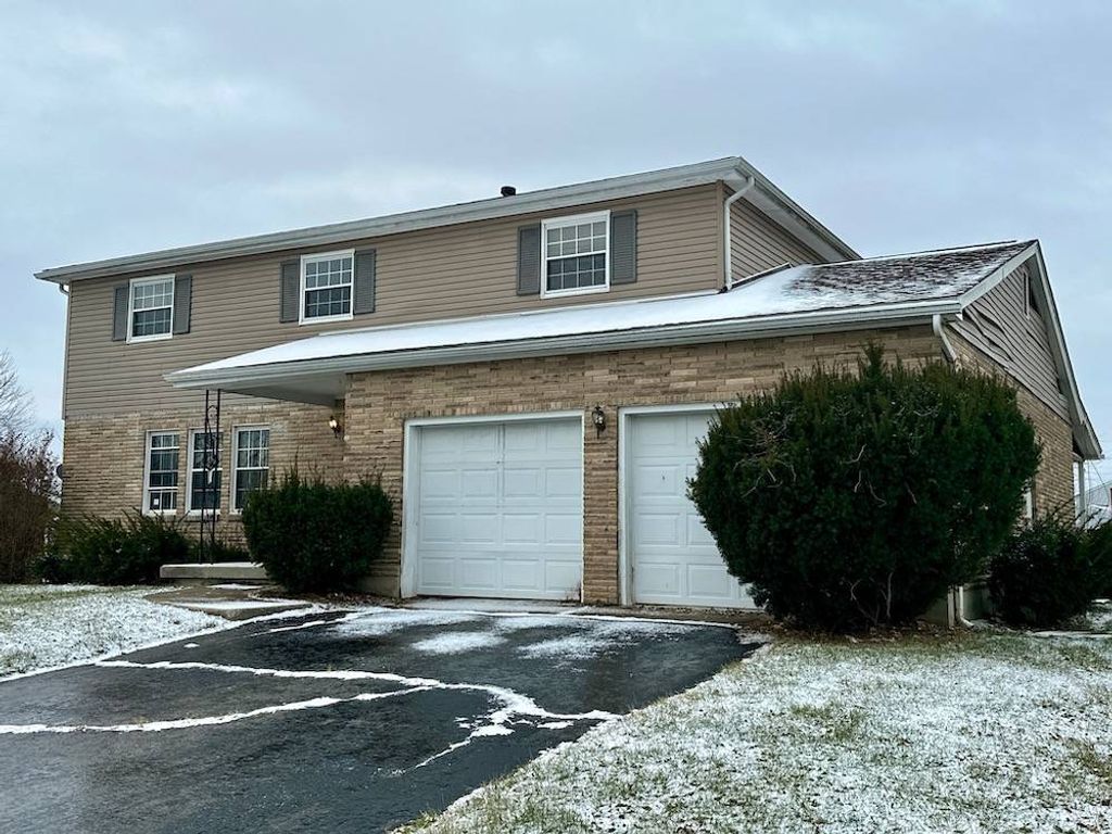 Photo of 5689 Westcreek Dr, Dayton, OH 45426 (MLS # 11622617)