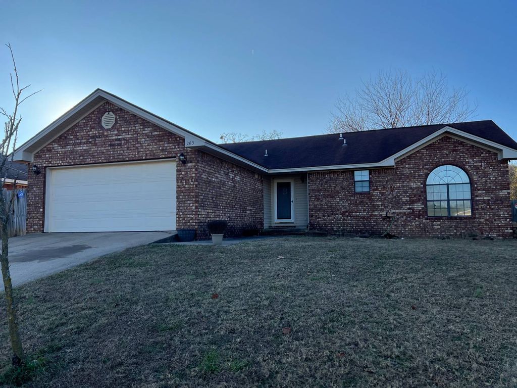 Photo of 205 North 36th St, Ozark, AR 72949 (MLS # 11618820)