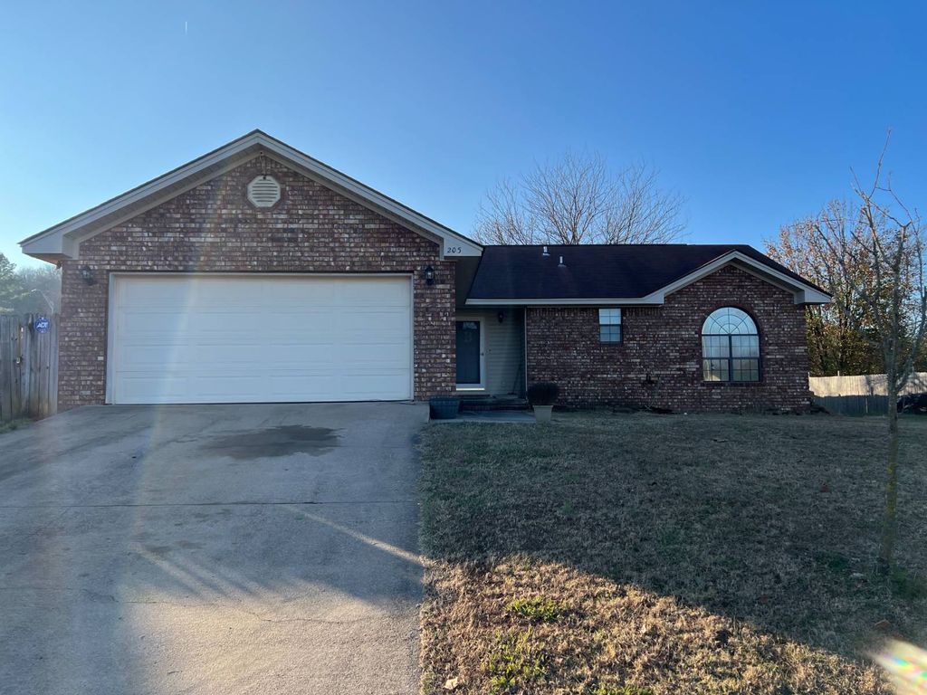 Photo of 205 North 36th St, Ozark, AR 72949 (MLS # 11618820)