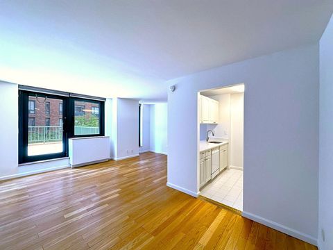 Photo of 1 Irving Place #G8K, New York, NY 10003 (MLS # 11729370)