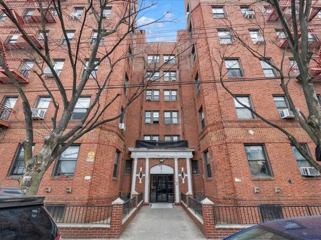 Photo of 909 East 29th Street, St #2E, Brooklyn, NY 11210 (MLS # 11682803)