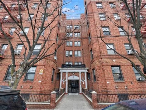 Photo of 909 East 29th Street, St #2E, Brooklyn, NY 11210 (MLS # 11682803)