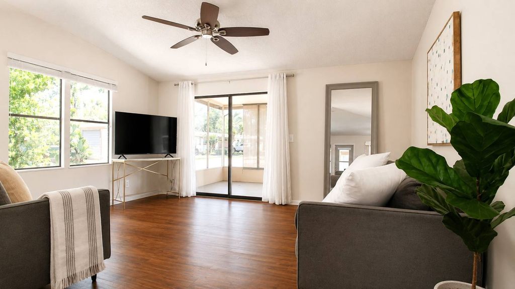 Photo of 316 South Edgewater Dr #316, Plant City, FL 33565 (MLS # 11742782)
