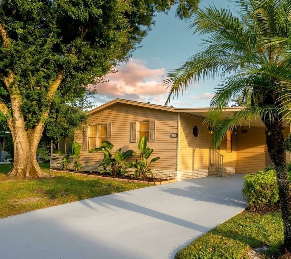 Photo of 316 South Edgewater Dr #316, Plant City, FL 33565 (MLS # 11742782)