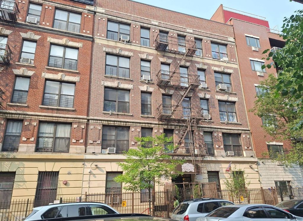 Photo of 536 West 163rd St, New York, NY 10032 (MLS # 11626234)