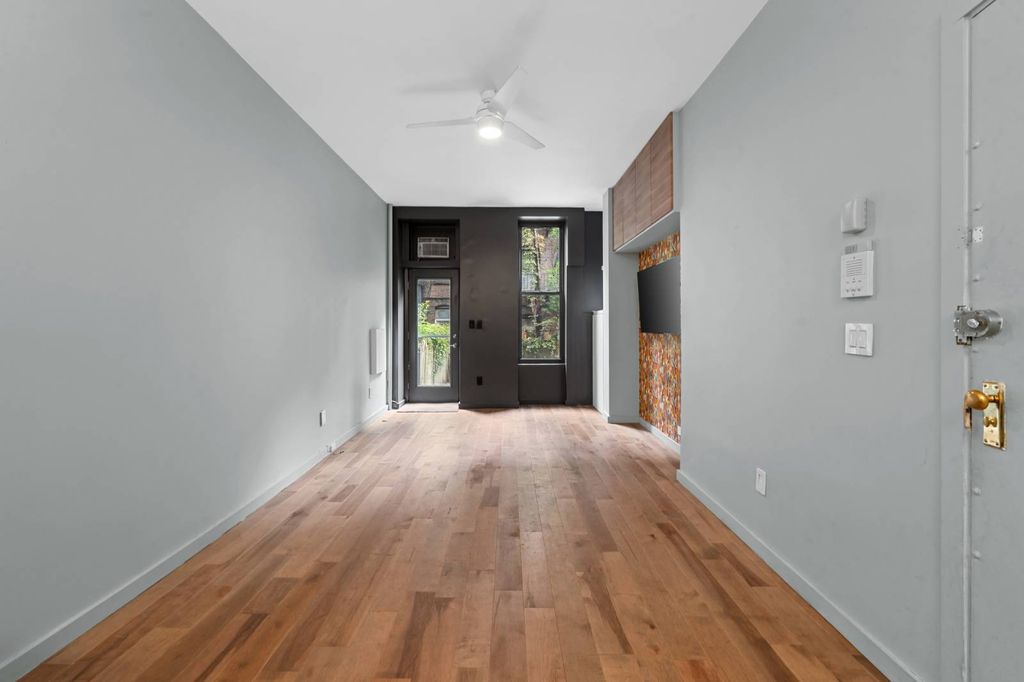Photo of 231 E 88th St #1W, New York, NY 10128 (MLS # 11592481)