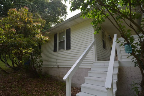 Photo of 1 Bay View Terrace, CORNWALL ON HUDSON, NY 12520 (MLS # 11801275)