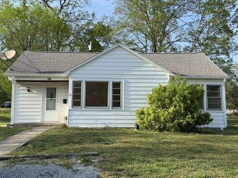 Photo of 370 E Elm Street, Albion, IL 62806 (MLS # 11693508)
