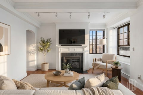 Photo of 211 East 35th Street #8E, New York, NY 10016 (MLS # 11854544)