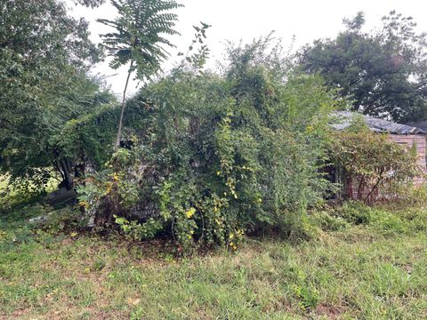 Photo of 804 Dixie St, Blytheville, NY 72315 (MLS # 11610612)