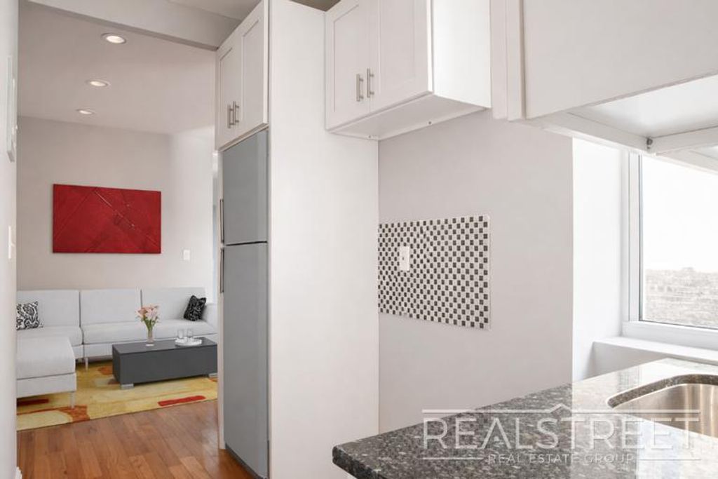 Photo of 1366 Saint Johns Place #7, BROOKLYN, NY 11213 (MLS # 11654943)