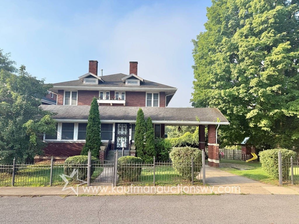 Photo of 321 Despard St, Clarksburg, WV 26301 (MLS # 11938470)
