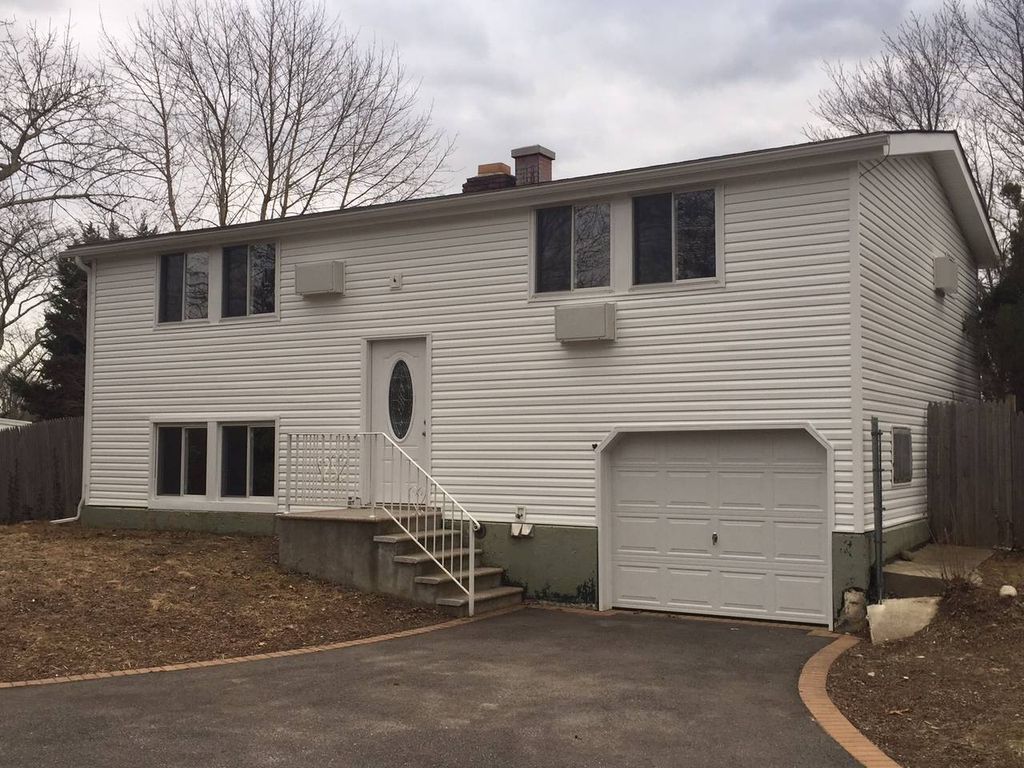 Photo of 68 University Heights Drive, Stony Brook, NY 11790 (MLS # 11740603)