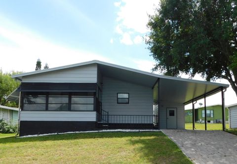 Photo of 1514 Heather Hill Dr, Lakeland, FL 33810 (MLS # 11638431)