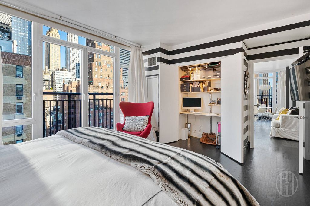 Photo of 45 Park Avenue #1506, New York, NY 10016 (MLS # 11638950)