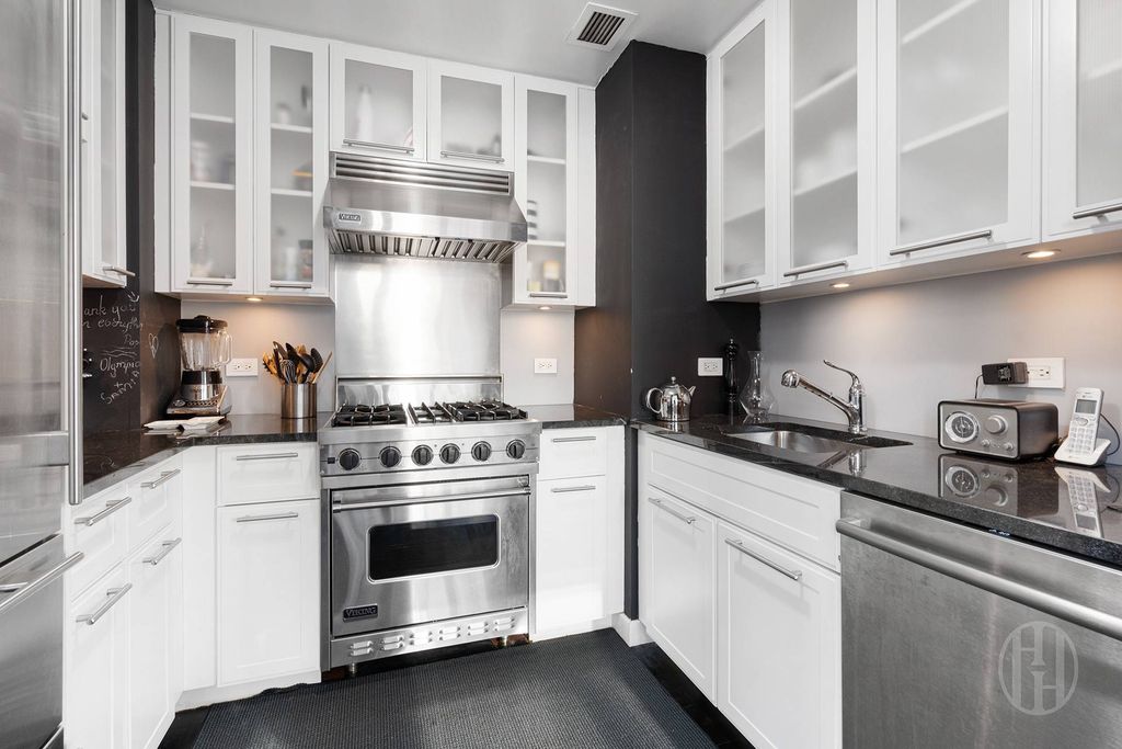 Photo of 45 Park Avenue #1506, New York, NY 10016 (MLS # 11638950)