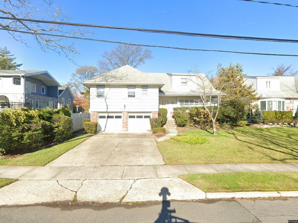 Photo of 890 Carol Ct, Woodmere, NY 11598 (MLS # 11640654)