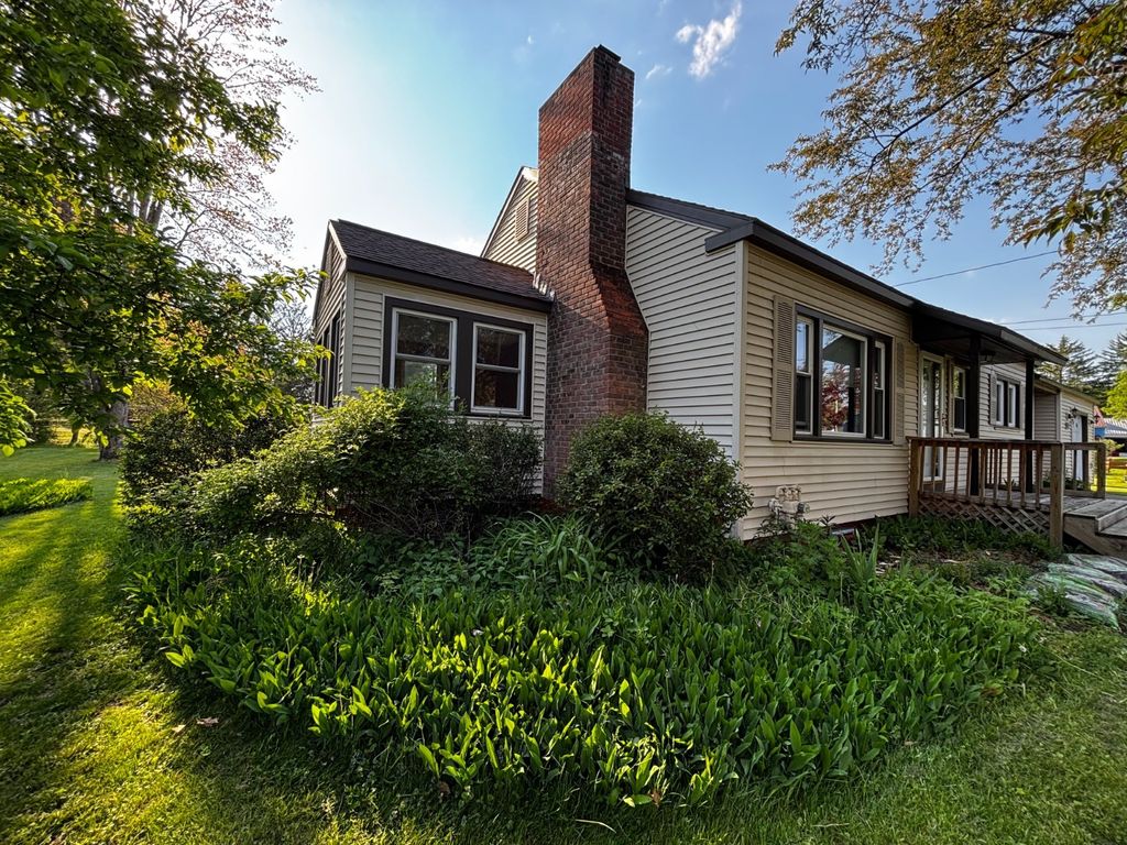 Photo of 1131 Burgoyne Ave, Fort Edward, NY 12828 (MLS # 11741150)