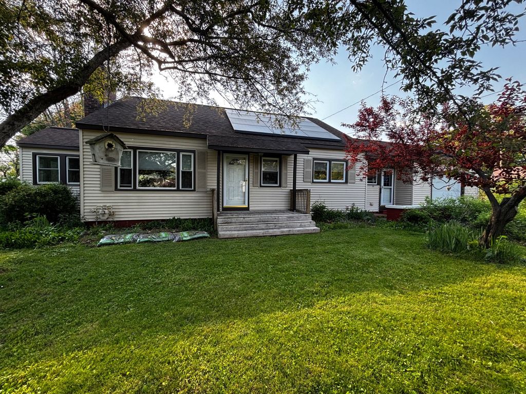 Photo of 1131 Burgoyne Ave, Fort Edward, NY 12828 (MLS # 11741150)