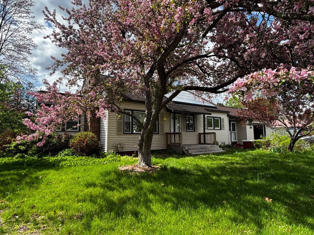 Photo of 1131 Burgoyne Ave, Fort Edward, NY 12828 (MLS # 11741150)