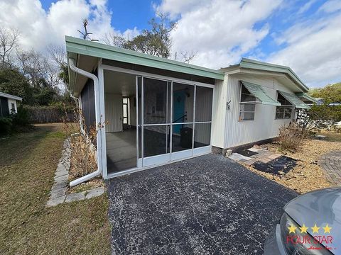 Photo of 193 Hibiscus Dr #106, Leesburg, FL 34788 (MLS # 11662153)