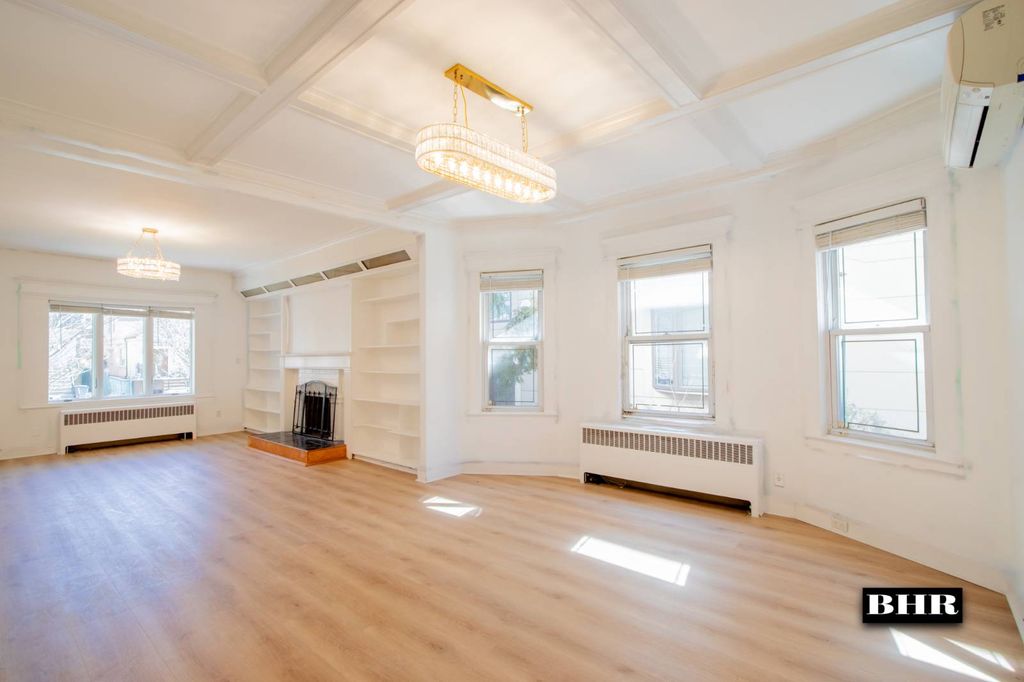 Photo of 154 Beaumont St, Brooklyn, NY 11235 (MLS # 11684695)