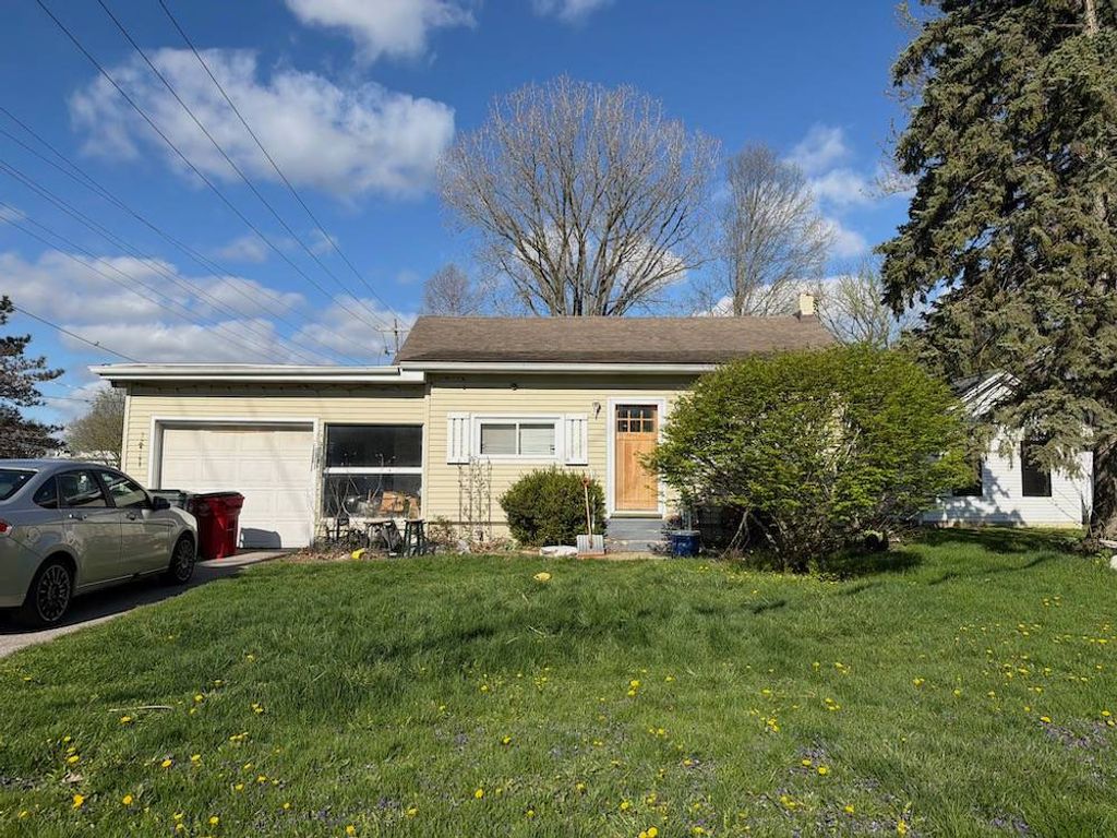 Photo of 305 E Granville St, Sunbury, OH 43074 (MLS # 11740156)