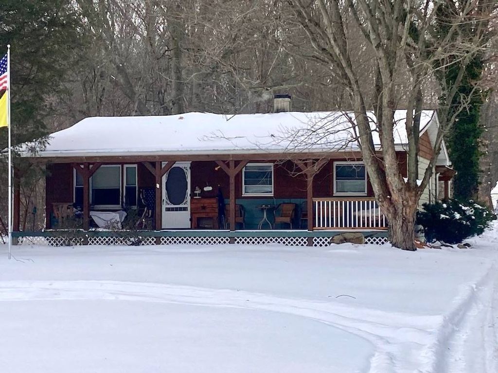 Photo of 15304 Darrow Rd, Vermilion, OH 44089 (MLS # 11651329)