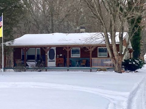 Photo of 15304 Darrow Rd, Vermilion, OH 44089 (MLS # 11651329)