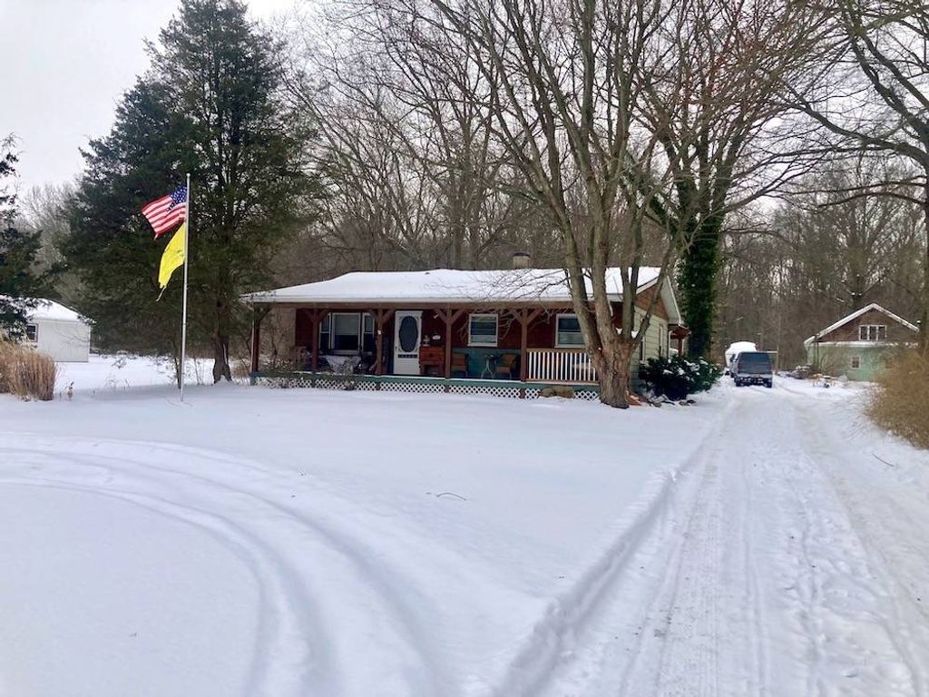 Photo of 15304 Darrow Rd, Vermilion, OH 44089 (MLS # 11651329)