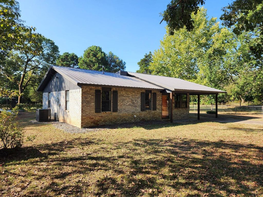 Photo of 10419 Blackfork Road, Heavener, OK 74937 (MLS # 11679124)