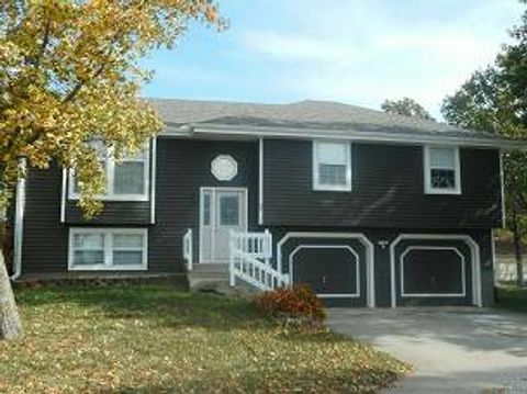 Photo of 97 Pioneer St, Garden City, MO 64747 (MLS # 11666037)