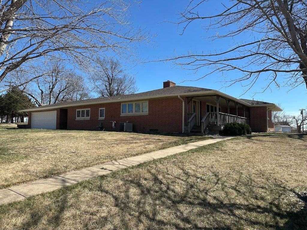 Photo of 708 Sunset Drive, Deshler, NE 68340 (MLS # 11680338)