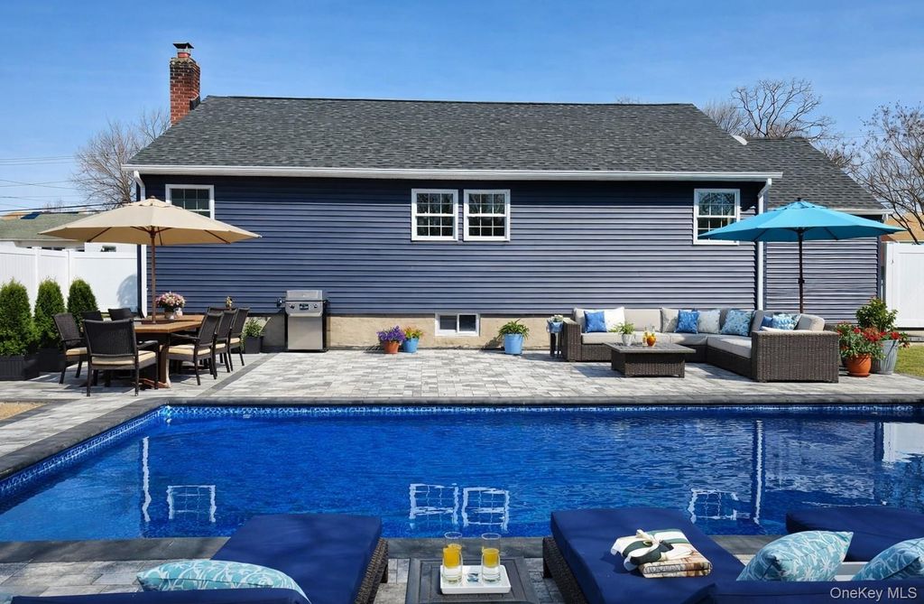 Photo of 308 Hancock Street, Brentwood, NY 11717 (MLS # 11683111)