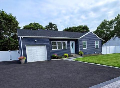 Photo of 308 Hancock Street, Brentwood, NY 11717 (MLS # 11683111)