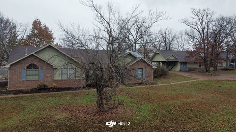 Photo of 1617 Ridgeview Drive, Booneville, AR 72927 (MLS # 11614203)