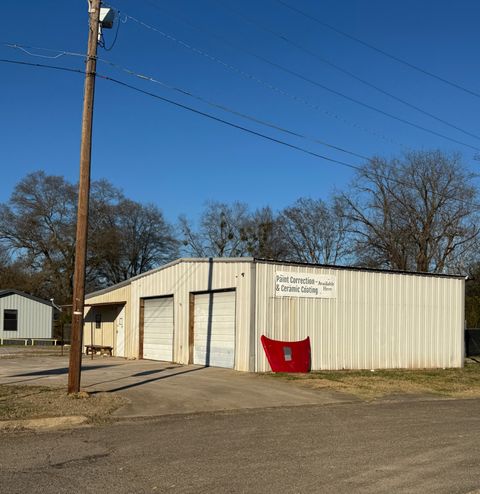 Photo of 908912 South Central Avenue, Idabel, OK 74745 (MLS # 11622507)
