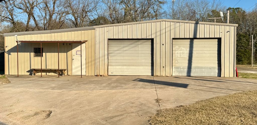 Photo of 908912 South Central Avenue, Idabel, OK 74745 (MLS # 11622507)